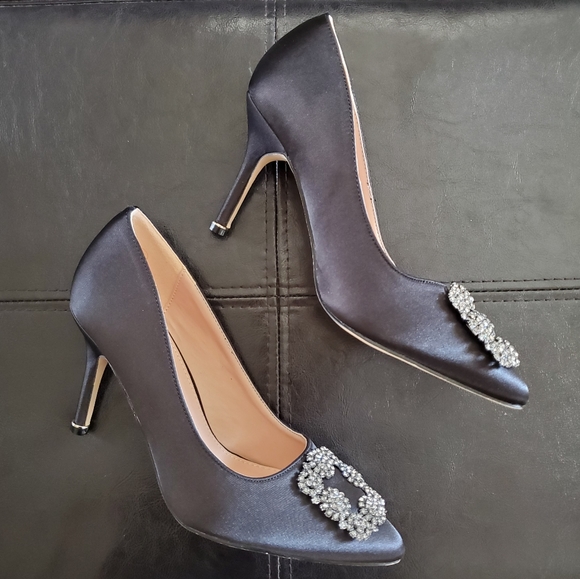 NWOB Jeweled Rhinestones Black High Heels - Picture 4 of 14